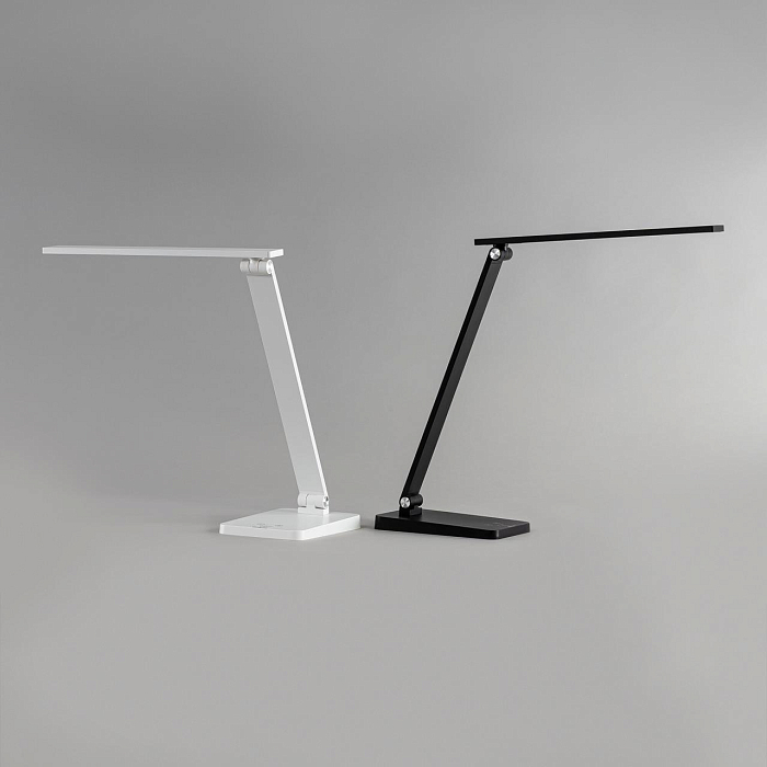 Настольная лампа  CL803080