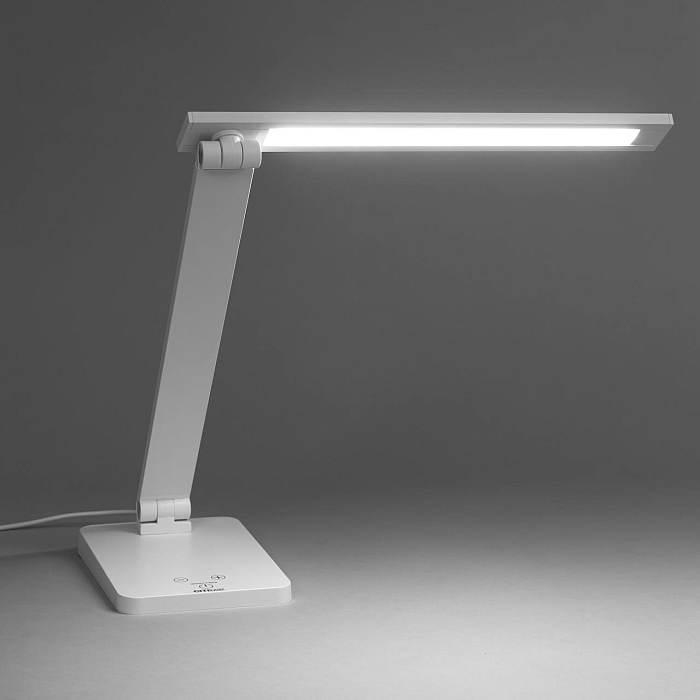 Настольная лампа  CL803080