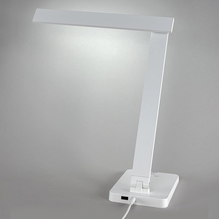 Настольная лампа  CL803080